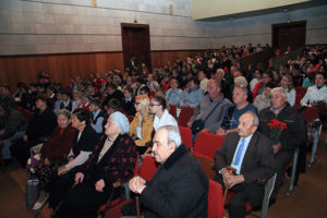 Цих днів не змовкне слава