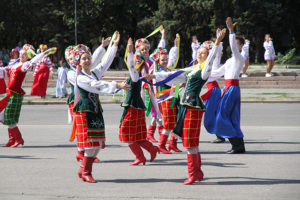 Для України жити